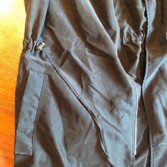 Divided H&M black w/gold Over Coat. Light weight. Size 4. Great condition - Picture 4 of 9